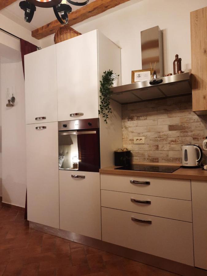 Old Town Rab Studio Apartment ราบ ภายนอก รูปภาพ