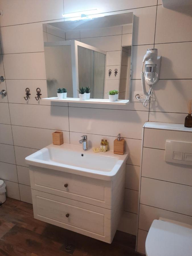 Old Town Rab Studio Apartment ราบ ภายนอก รูปภาพ